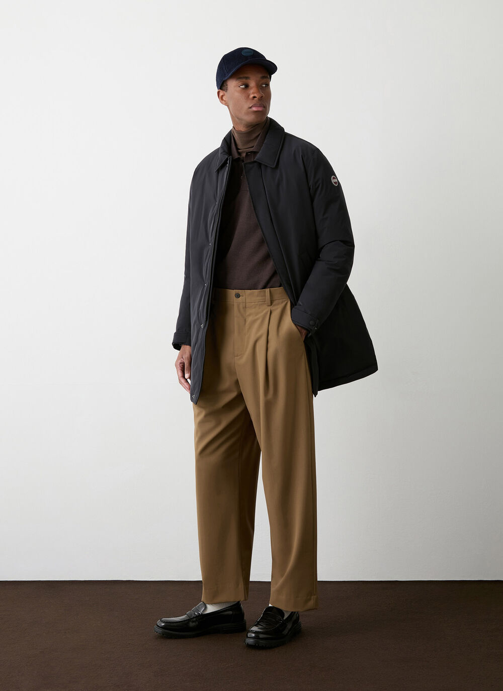 Waterproof coat with seamless interior image number 0