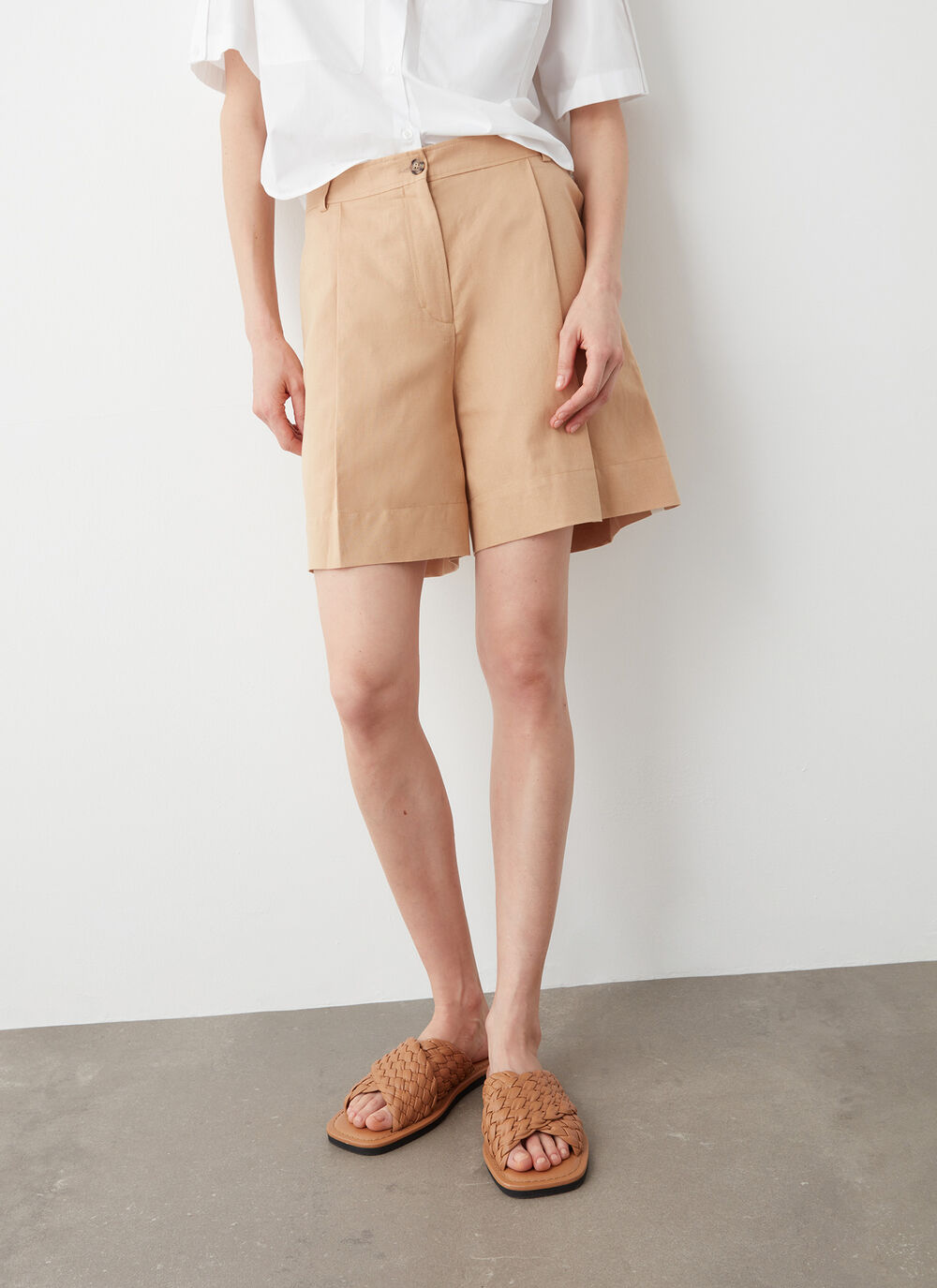 Linen bermudas image number 2