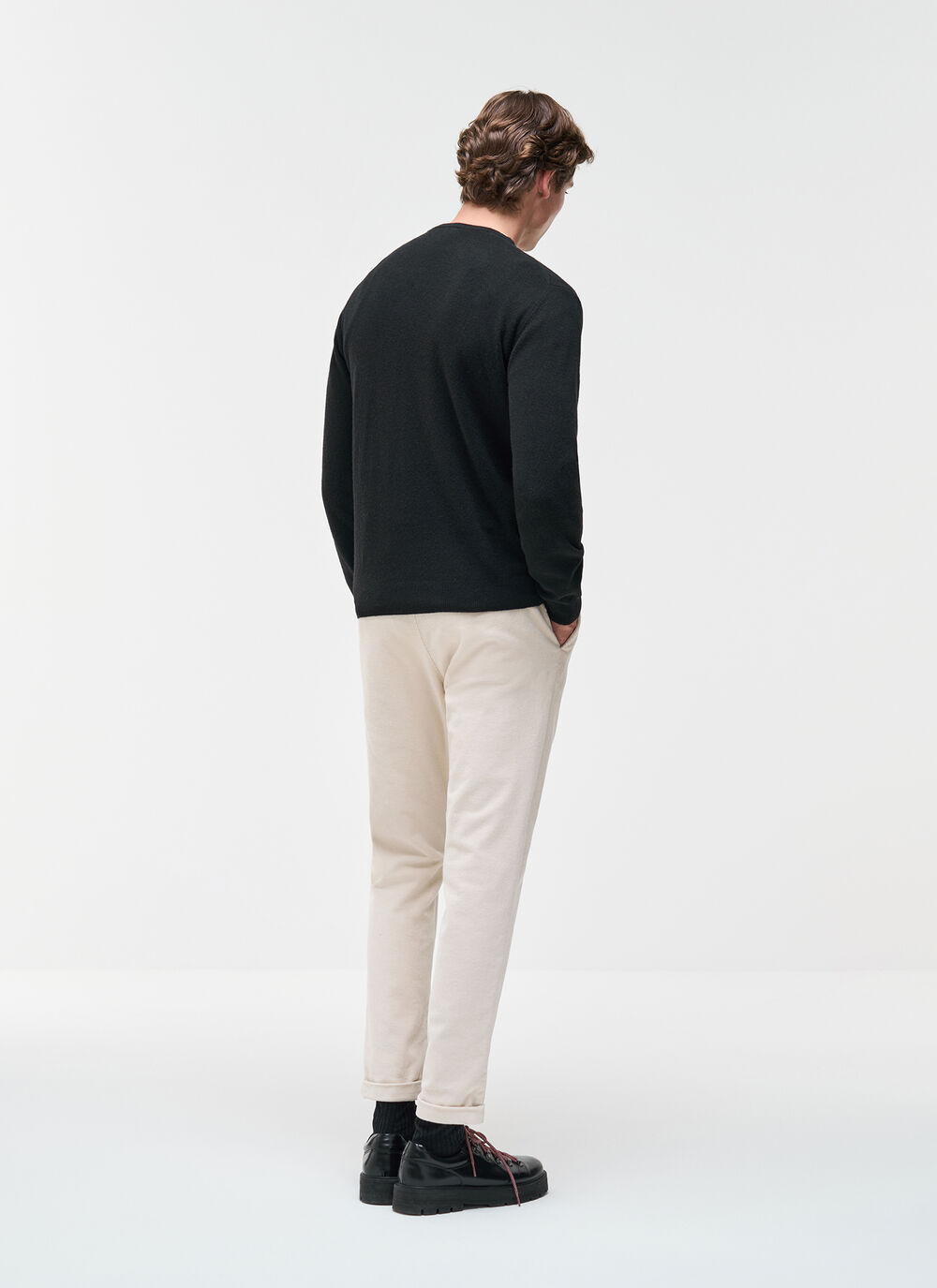 Fine-knit pullover