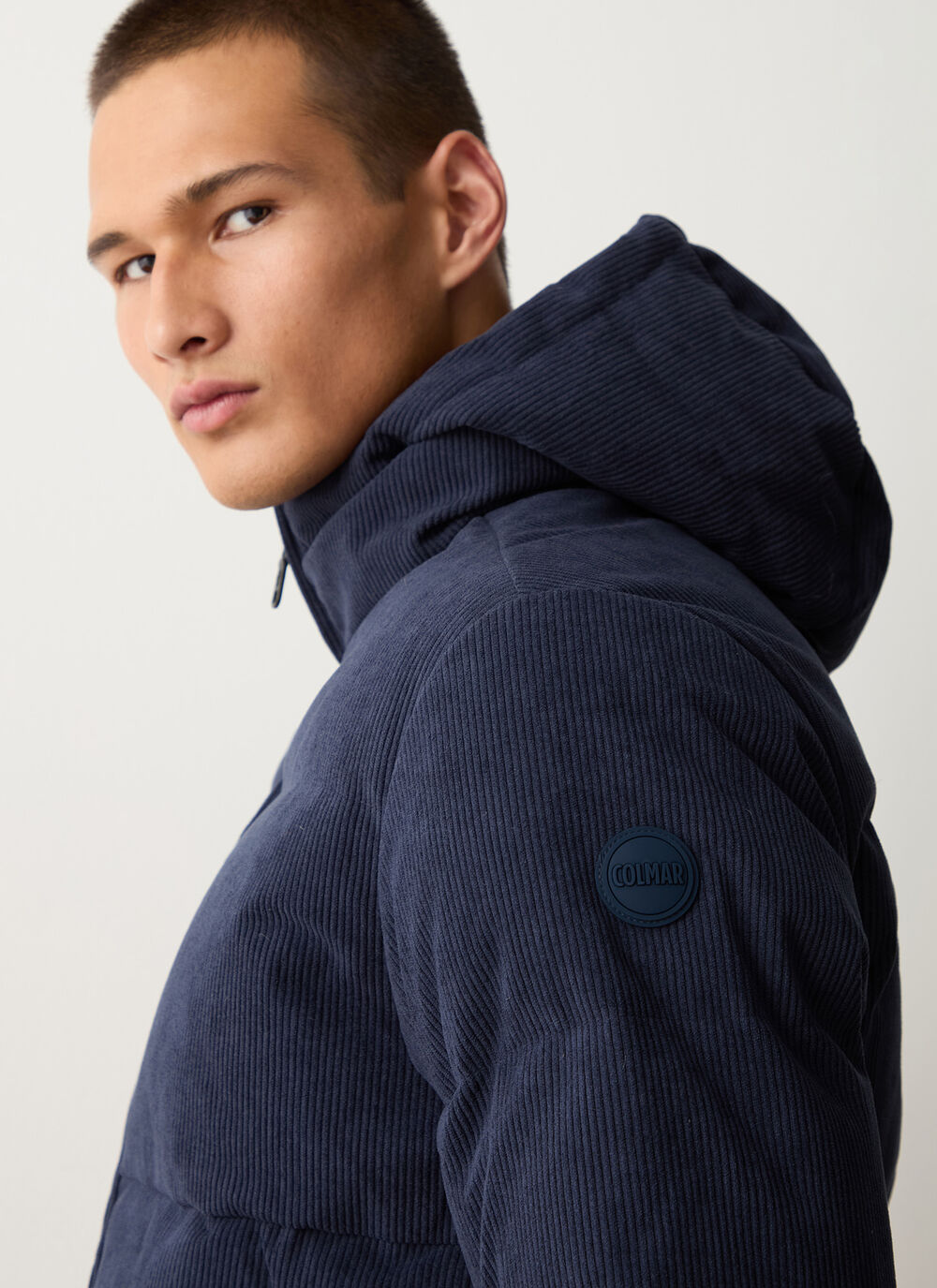 Wasserdichte Daunenjacke aus Cord image number 1