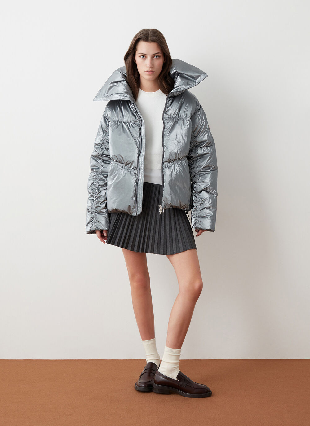 Oversized metallic-effect silver down jacket image number 0