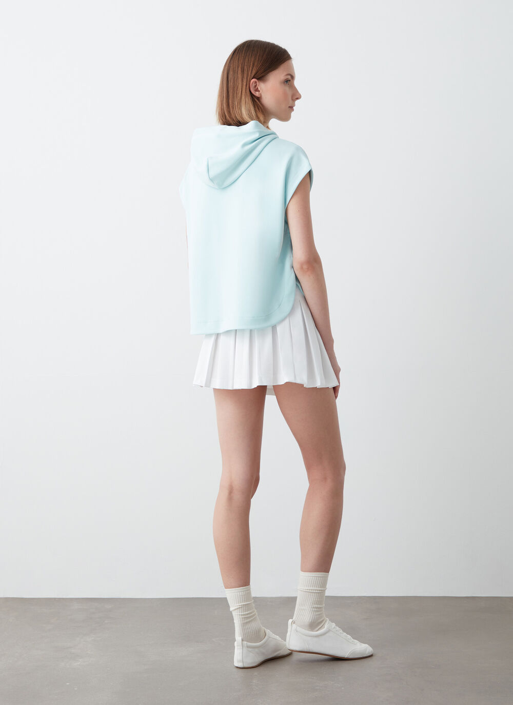 Sleeveless sweatshirt image number 3