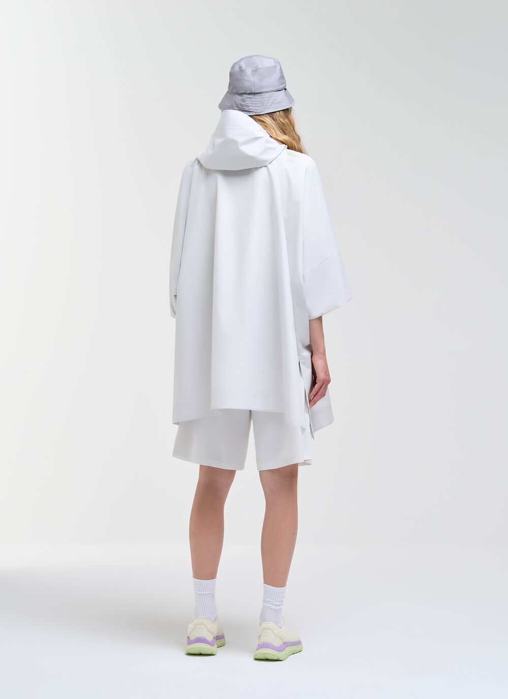 Windproof Cape image number 3