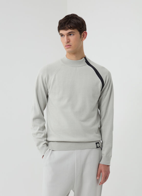 Pull avec zip asymétrique 