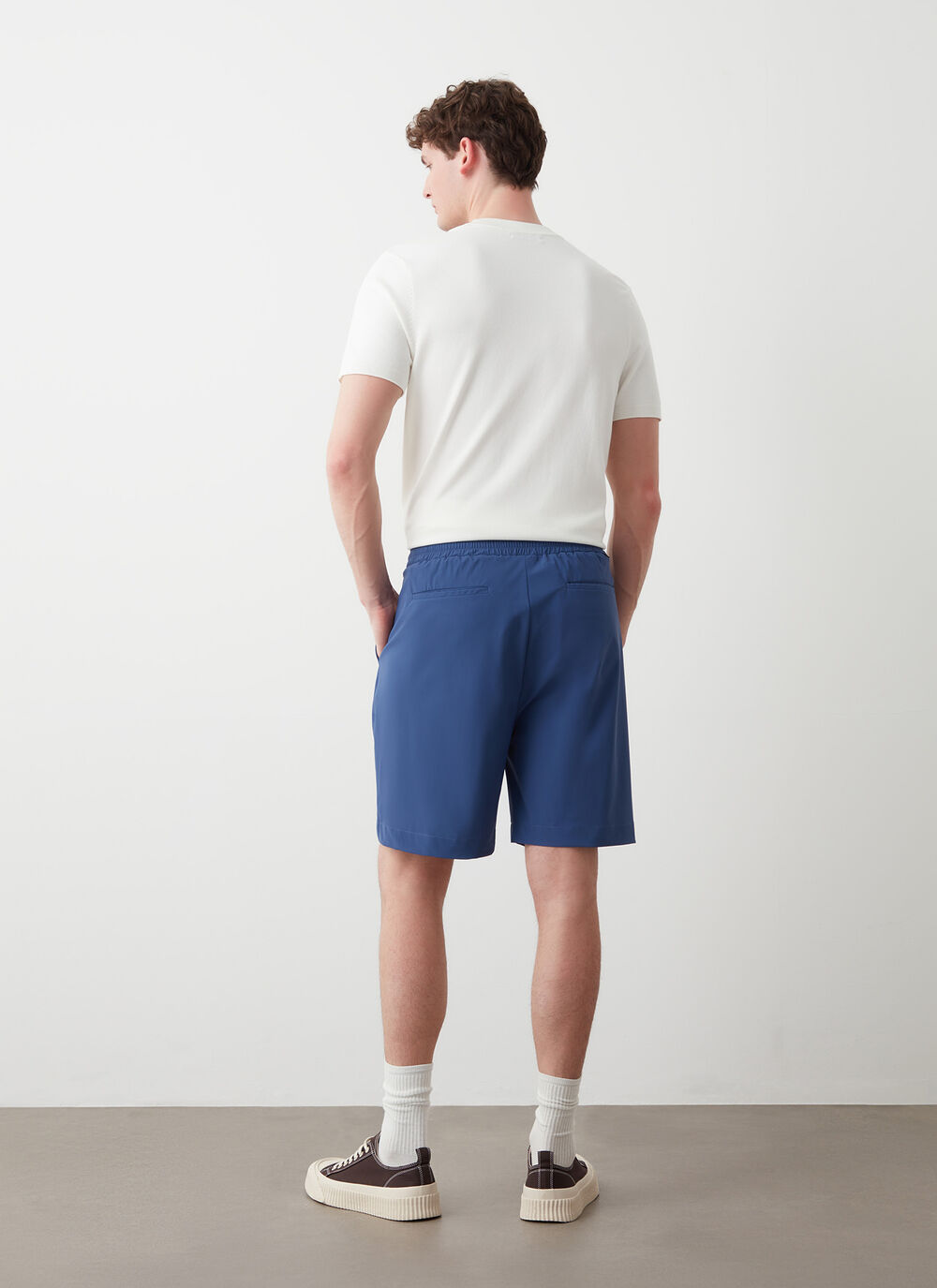 Easy care lightweight shorts image number 2