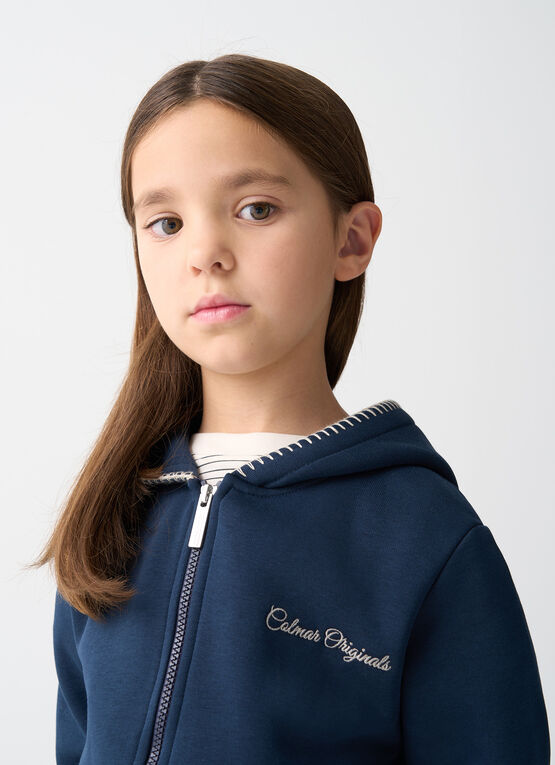 Hooded sweatshirt with embroidery