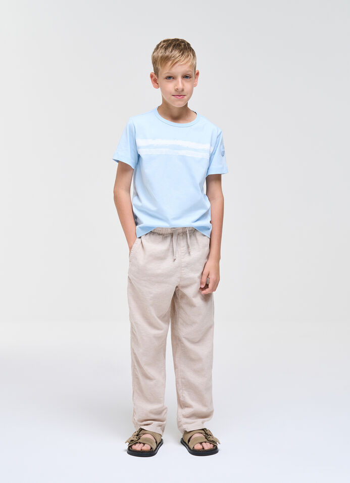 T-shirt with chest graphic