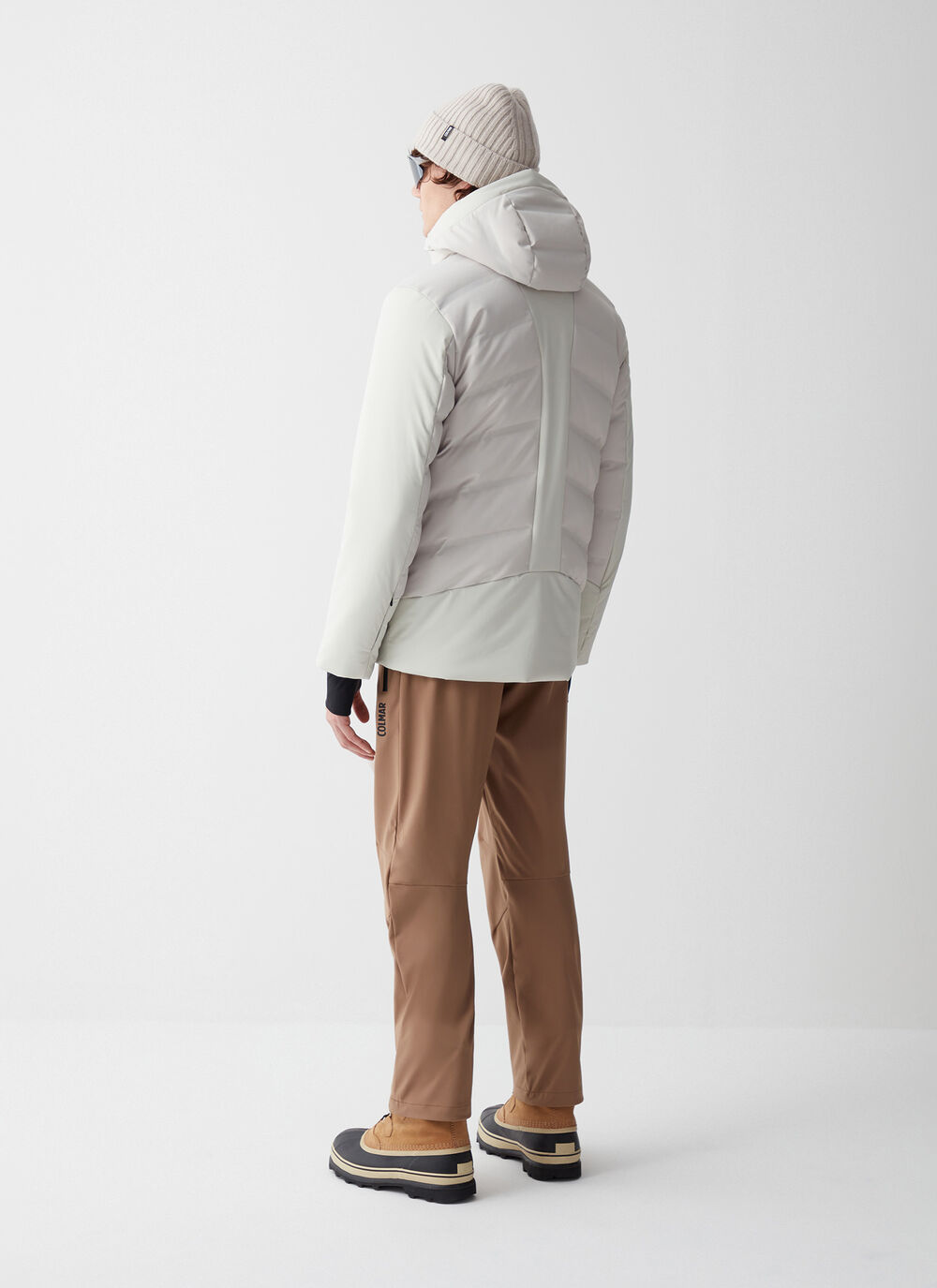 Extra-warm ski jacket with neck warmer image number 2