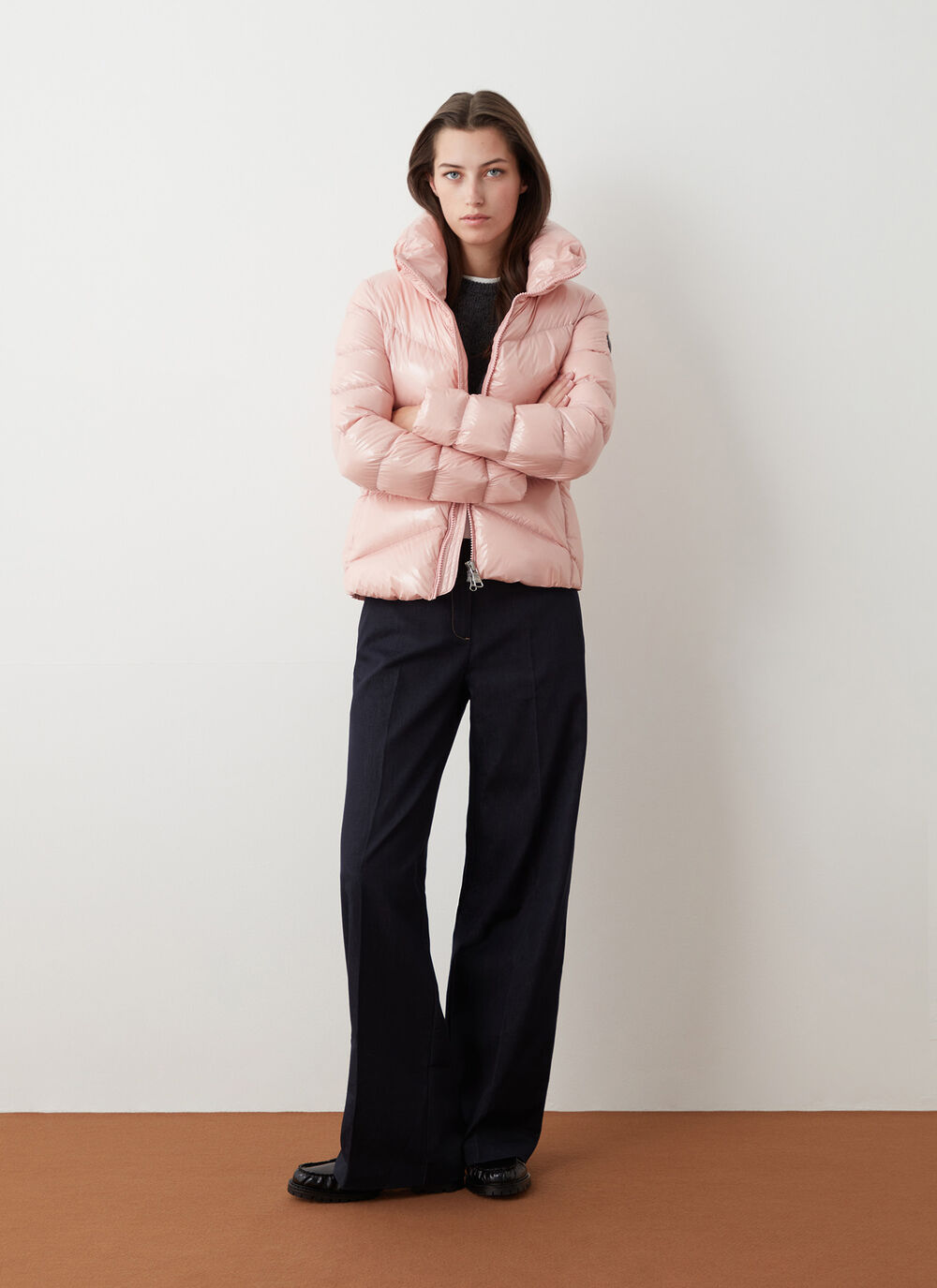 Super-glossy down jacket with padded collar image number 0