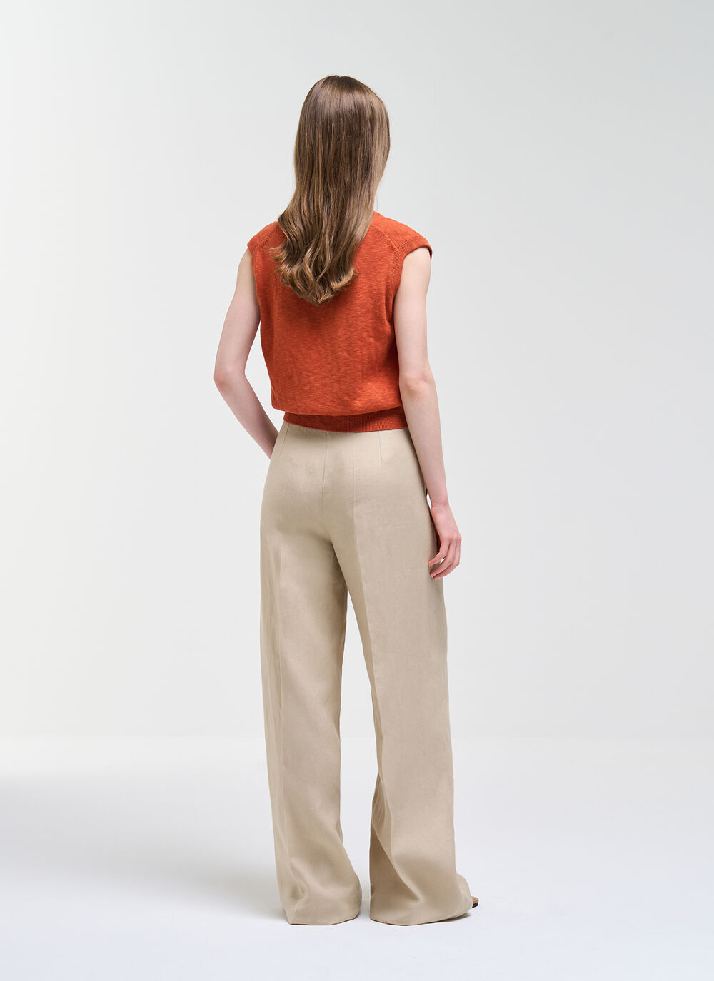 Light M&eacute;lange Vest image number 4