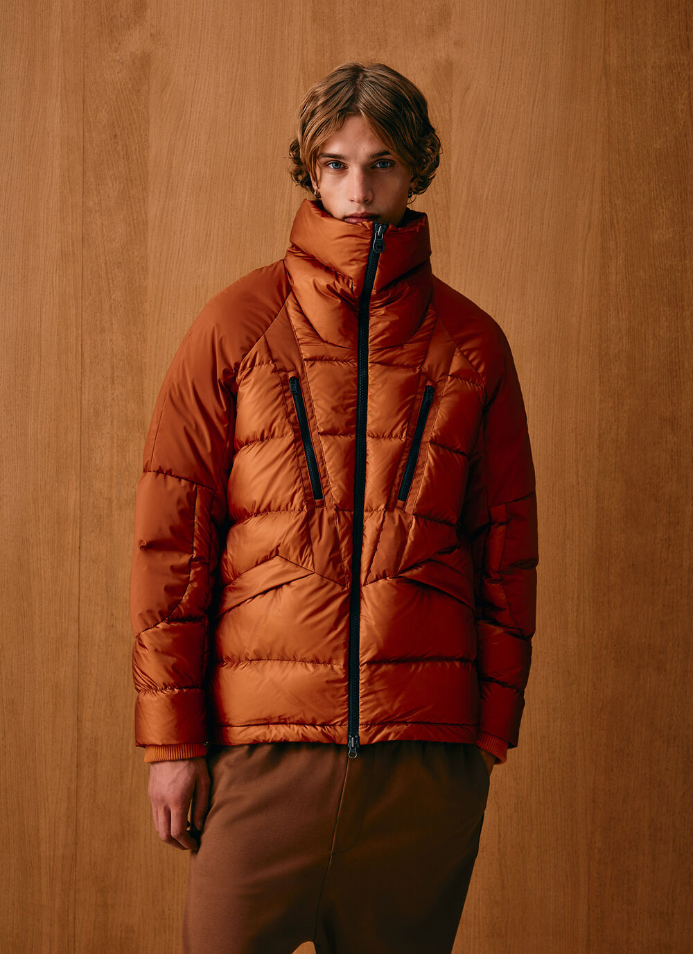 Down jacket with enveloping collar image number 1