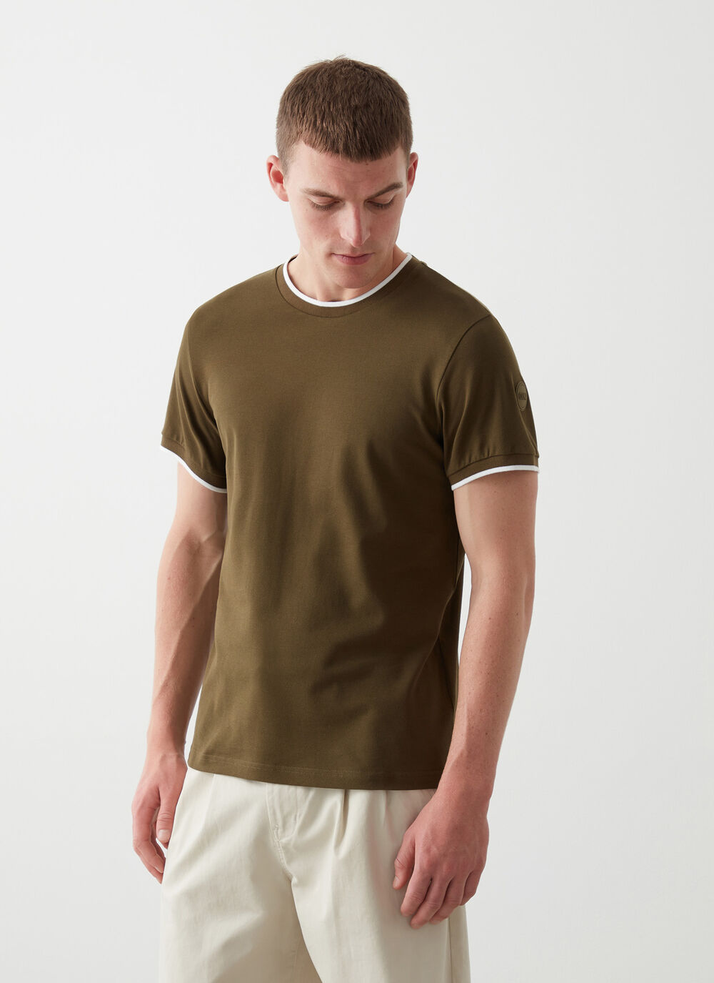 T-shirt en piqu&eacute; &agrave; rayure contrast&eacute;e image number 0