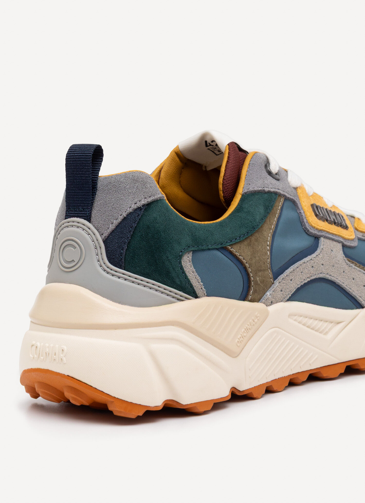 Men's causal and formal shoes: low-top trainers, sneakers