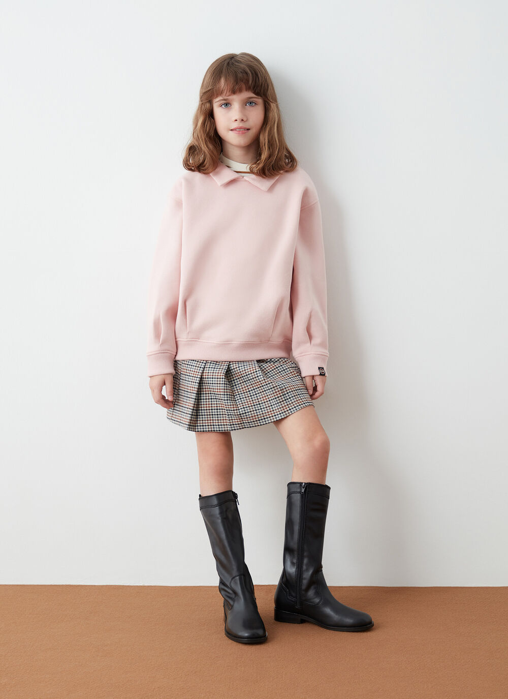 Sweatshirt with collar and darts image number 0