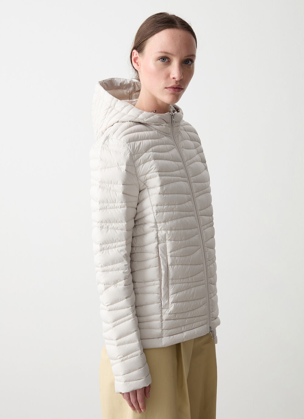Hooded down jacket with wave quilting image number 1