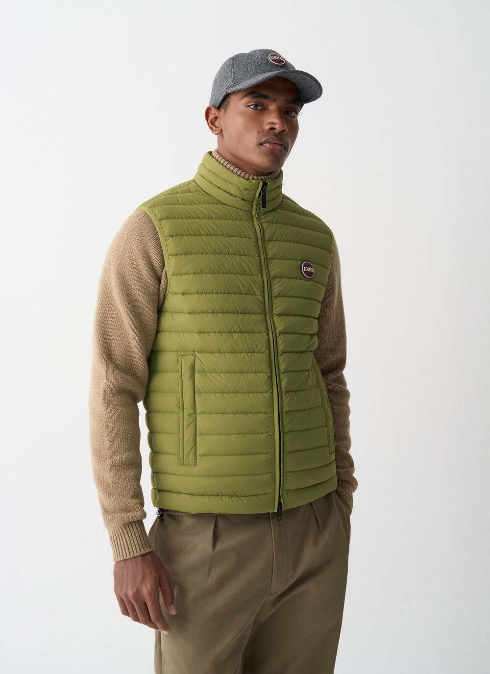 Light down vest with drawstring  image number 1