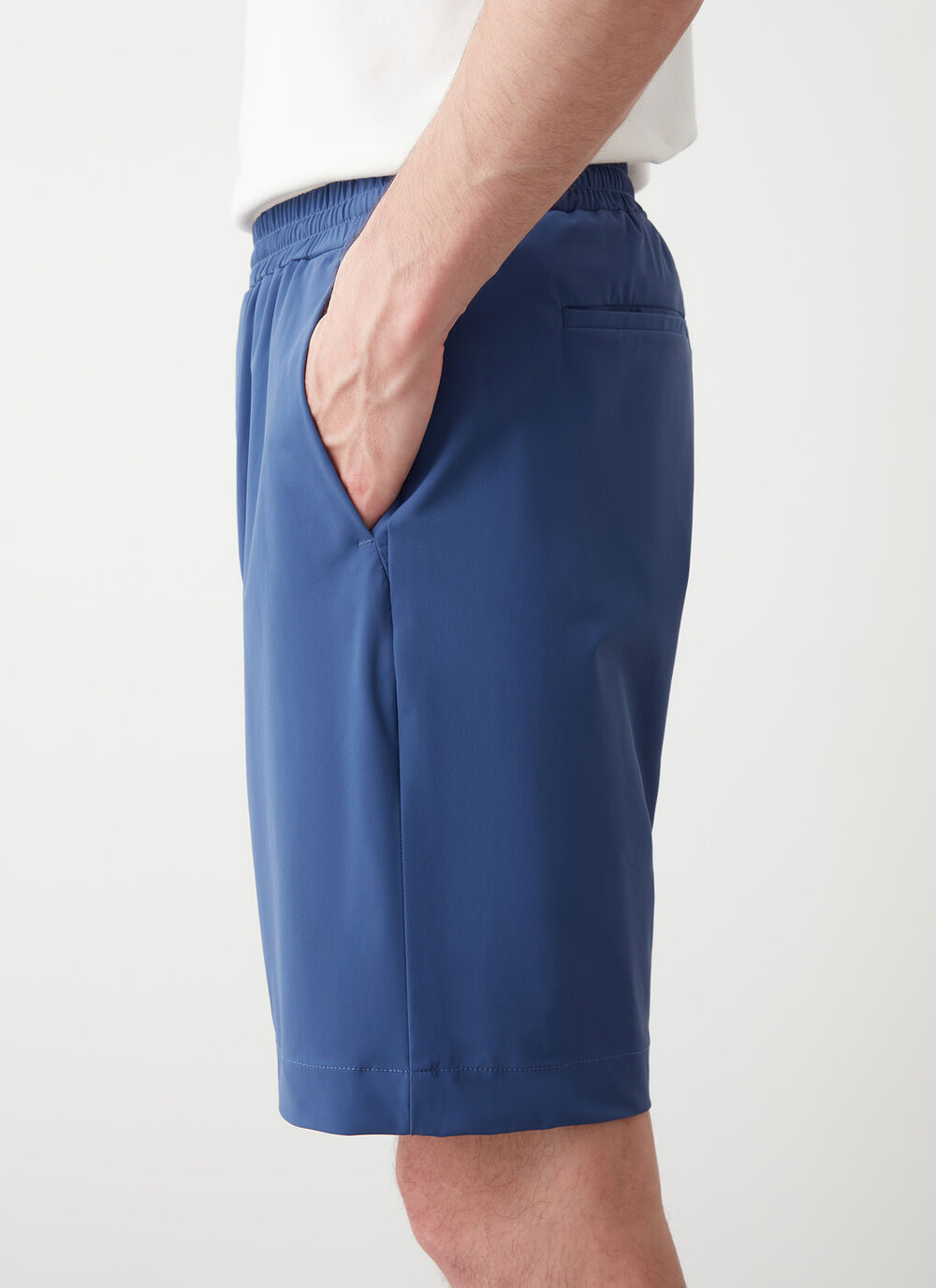 Easy care lightweight shorts image number 3
