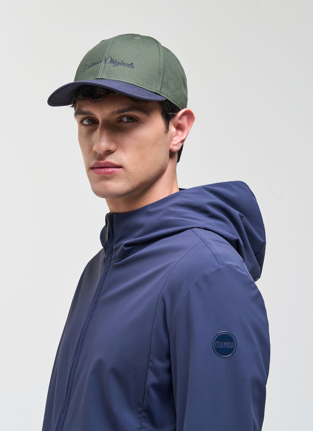 Stretch jacket with hood  image number 3