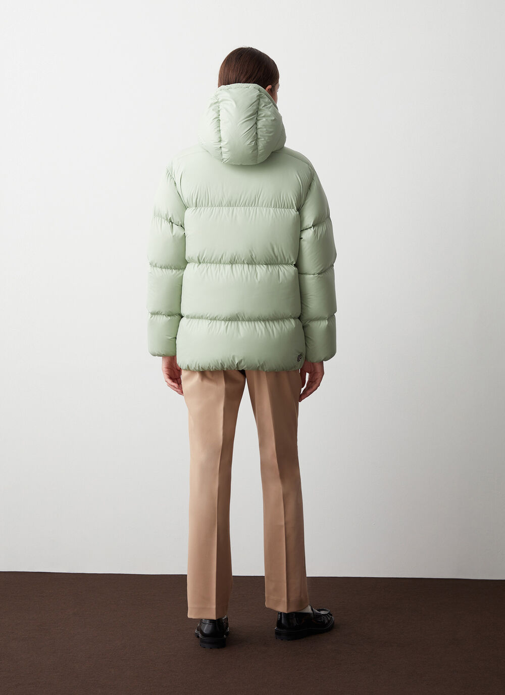 Plum&iacute;fero oversize con capucha image number 2