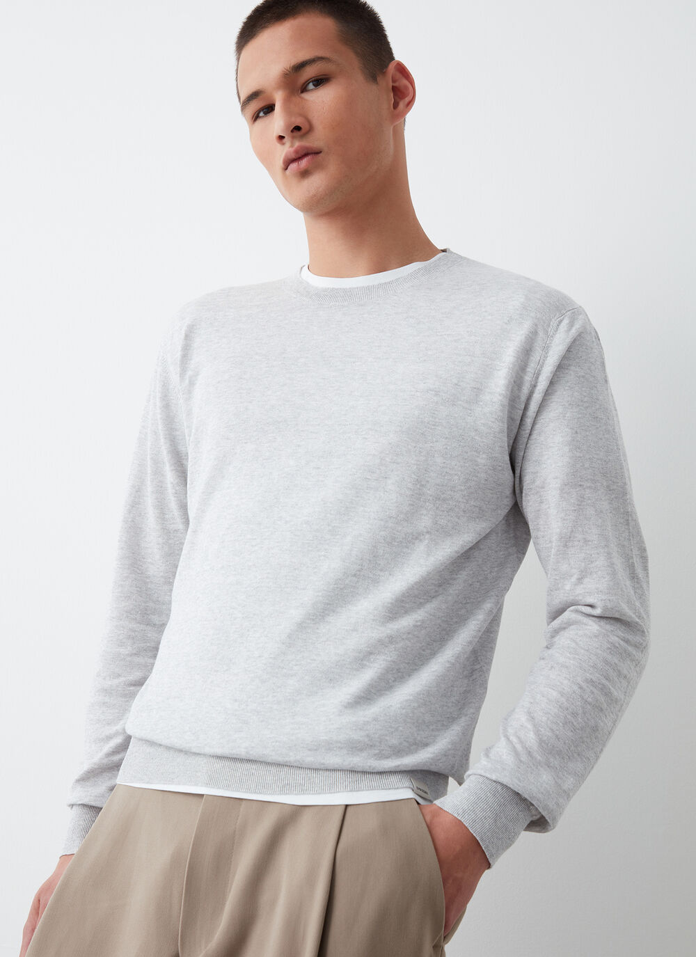 Lightweight linen and cotton pullover image number 0