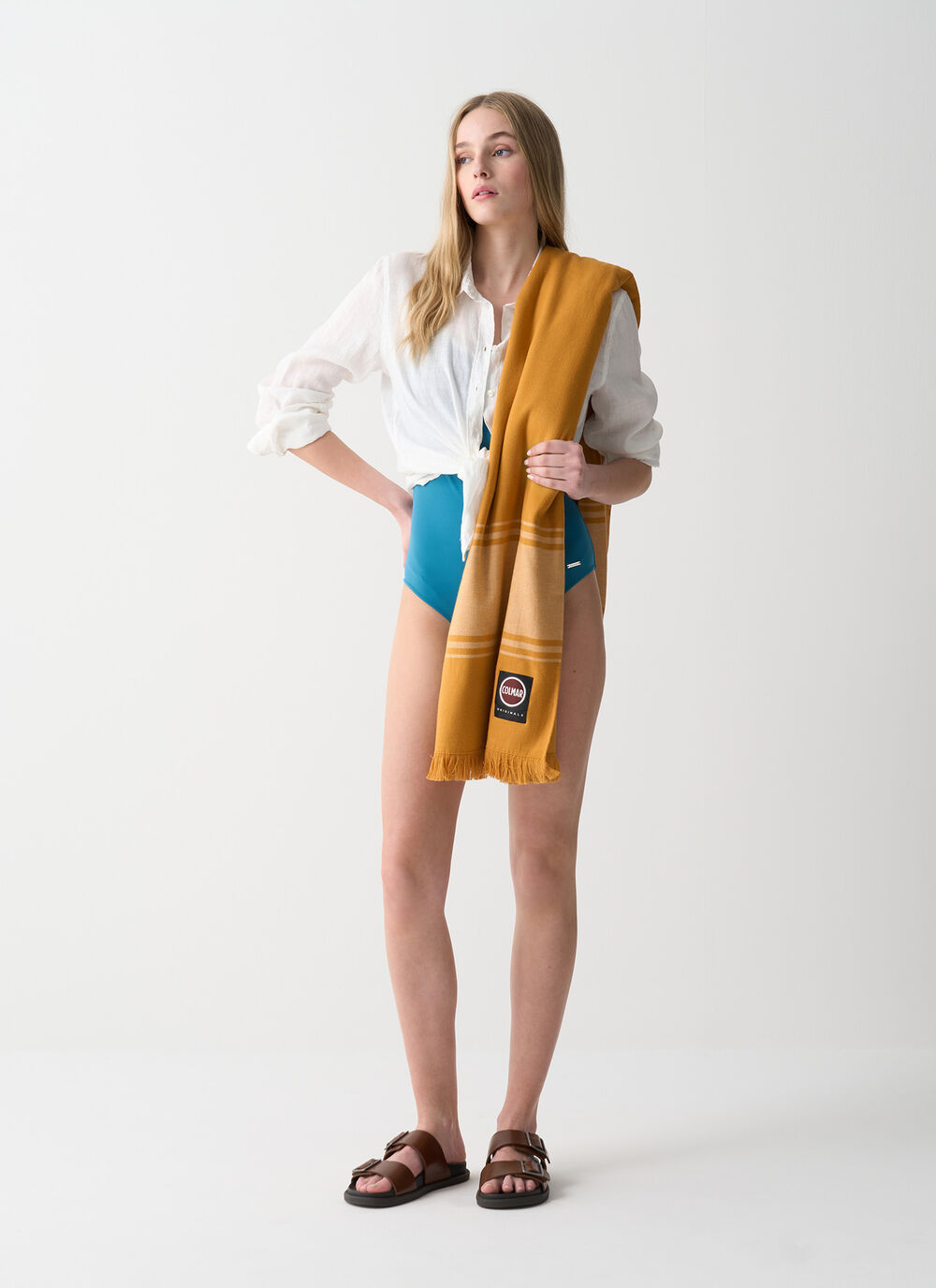 Lightweight beach towel image number 0