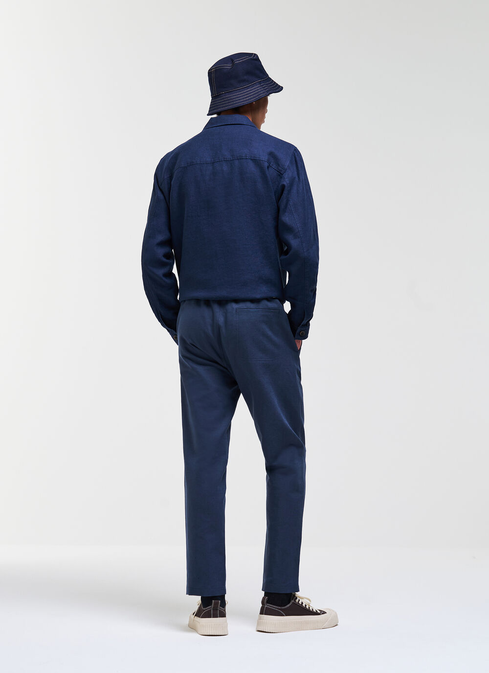 Linen trousers with drawstring image number 3