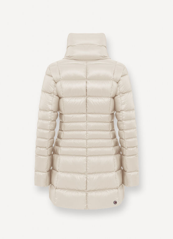 Taillierte Daunenjacke mit Reißverschluss und Knöpfen
