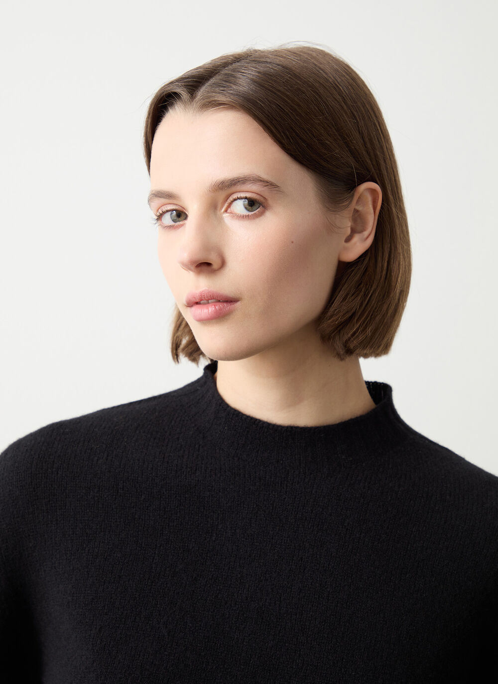 100% wool crew-neck pullover image number 2