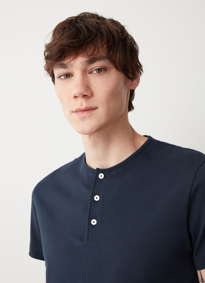 Short-sleeved T-shirt with 3 buttons image number 2