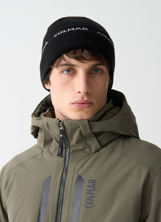 Men's hat with branded trim