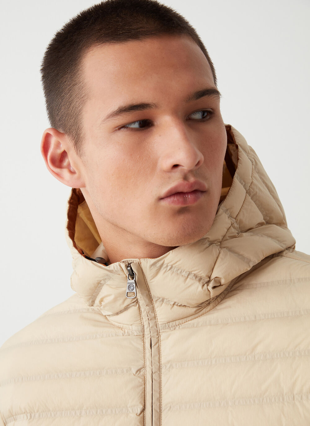 Seamless down jacket with hood image number 2