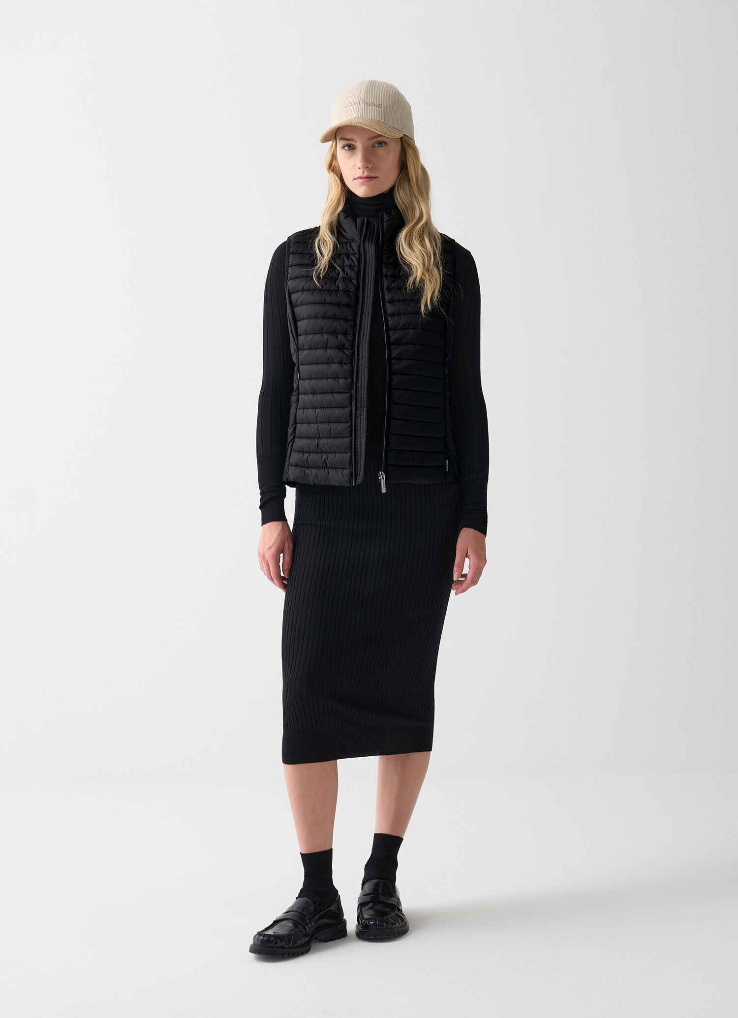 ベスト・ジレ COLMAR Women Outer 2222U 5WG 99 NERO BLACK Ultra-lightweight vest - BLACK | Colmar