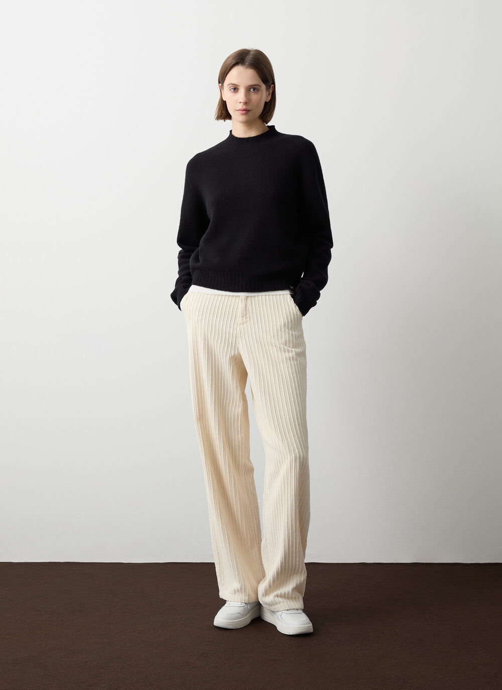 100% wool crew-neck pullover image number 1