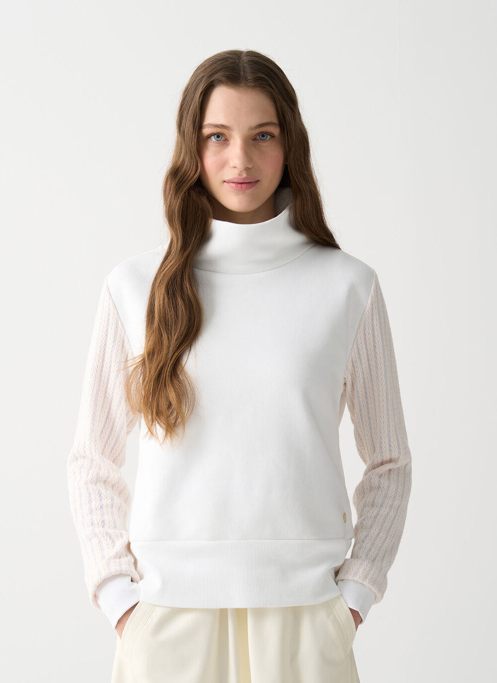 Sweatshirt with cable-knit sleeves image number 0