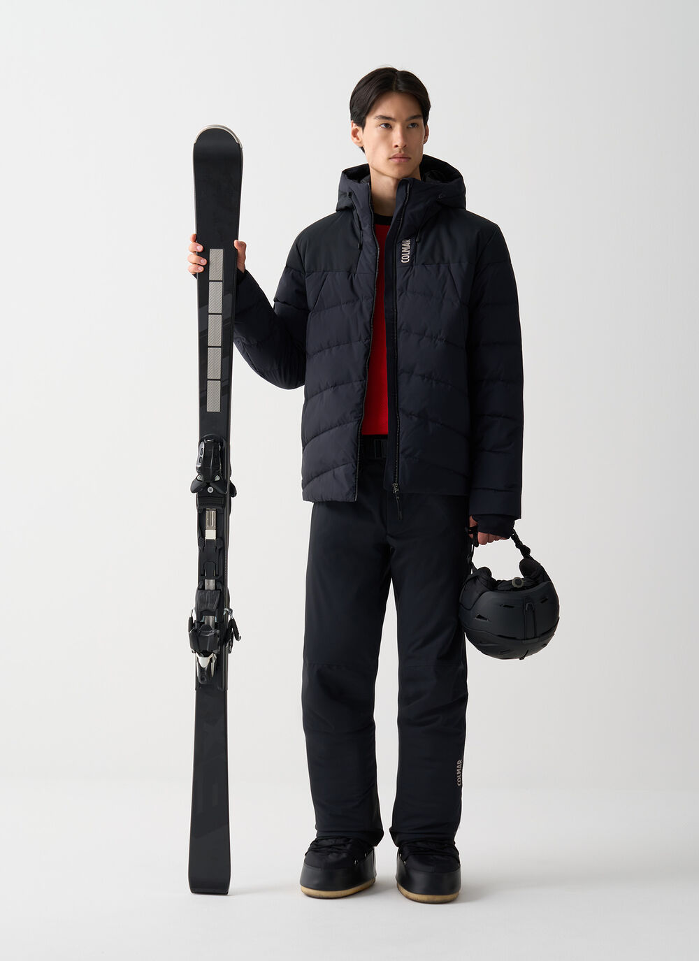 Ski gloves with stretch inserts image number 0