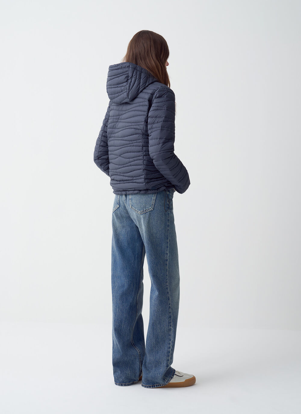 Hooded down jacket with wave quilting image number 1