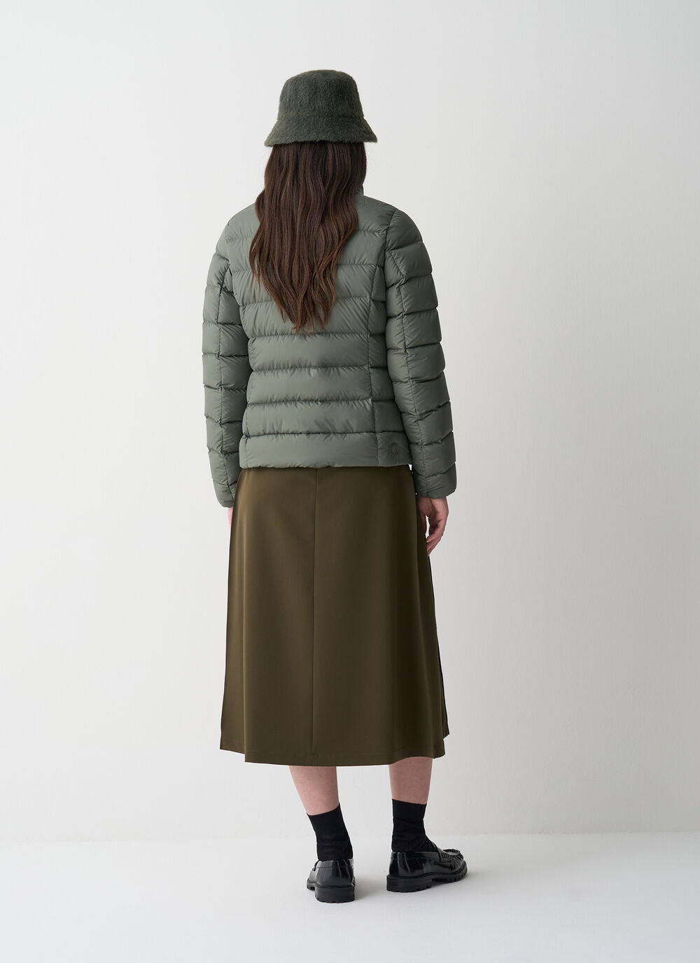 Matte down jacket with high collar image number 3