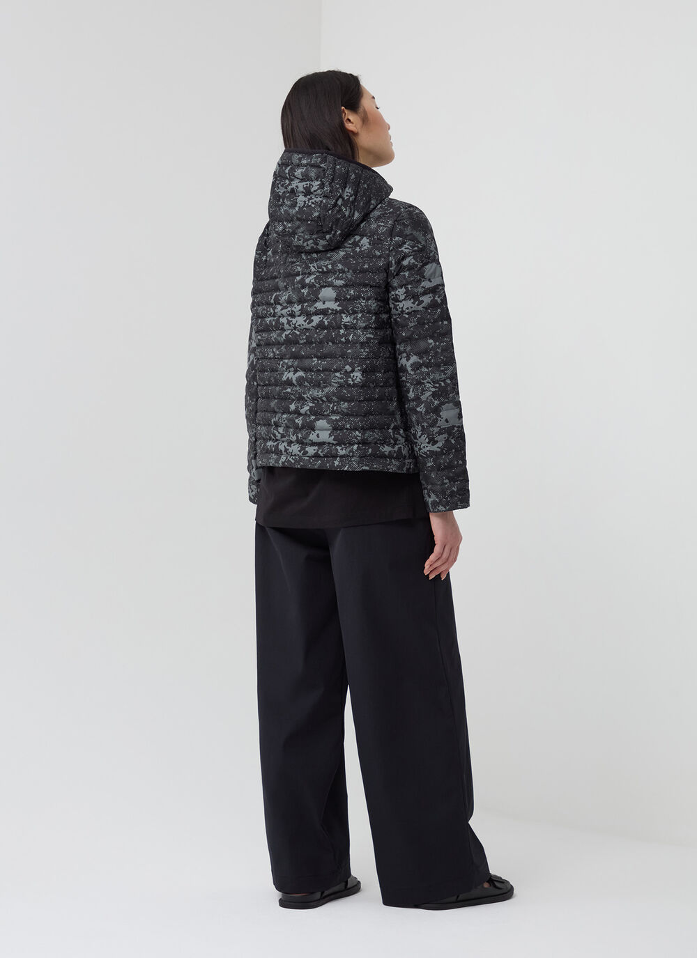 Daunenjacke in Pixel-Camouflage-Optik image number 3