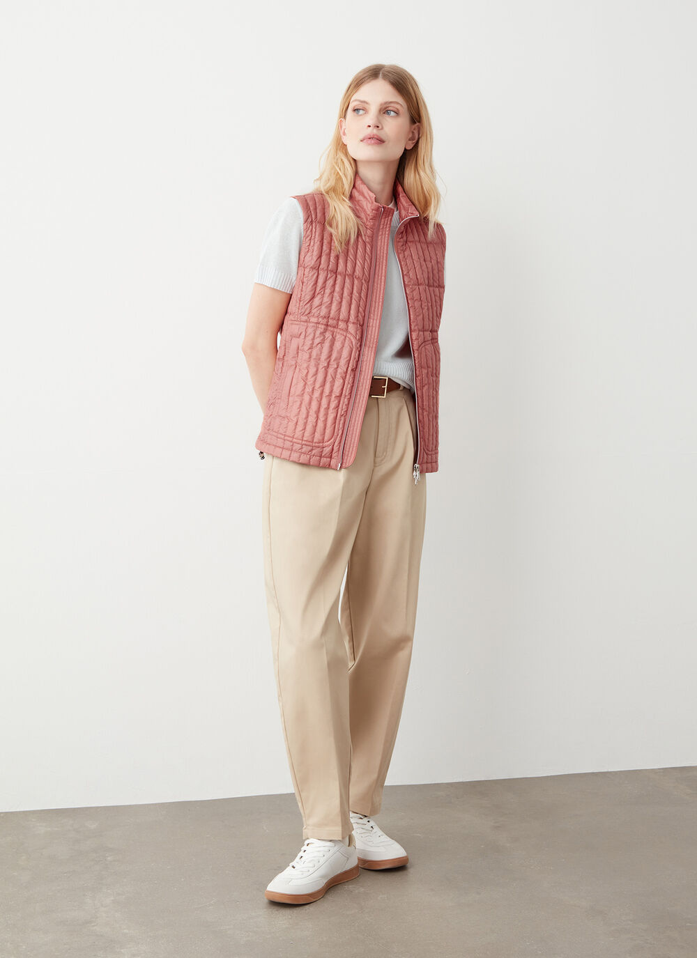 Ultra-light shiny waistcoat image number 0