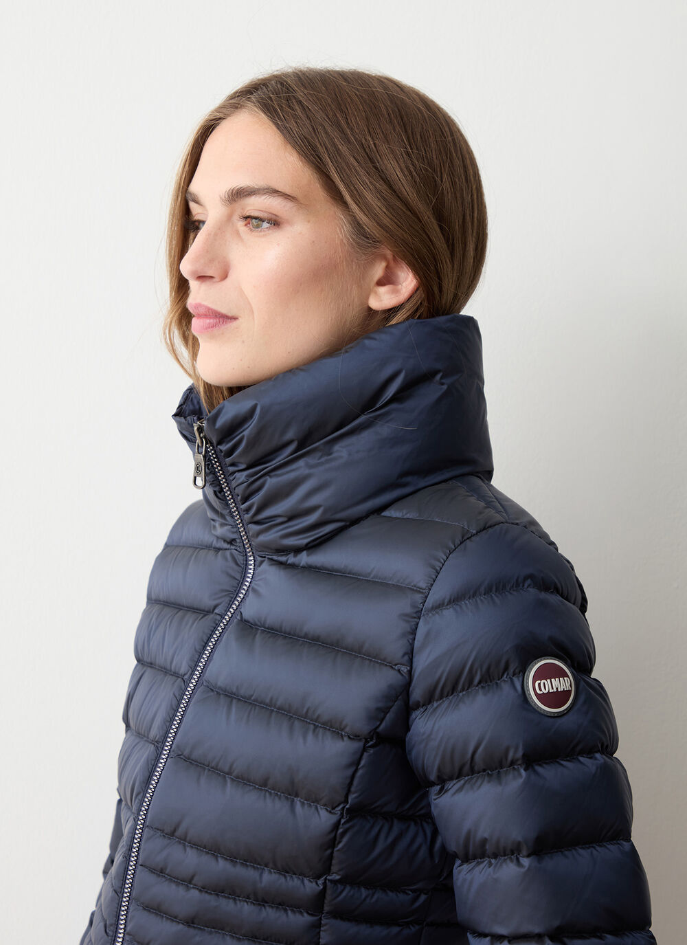 Fitted down jacket with knit cuffs image number 2