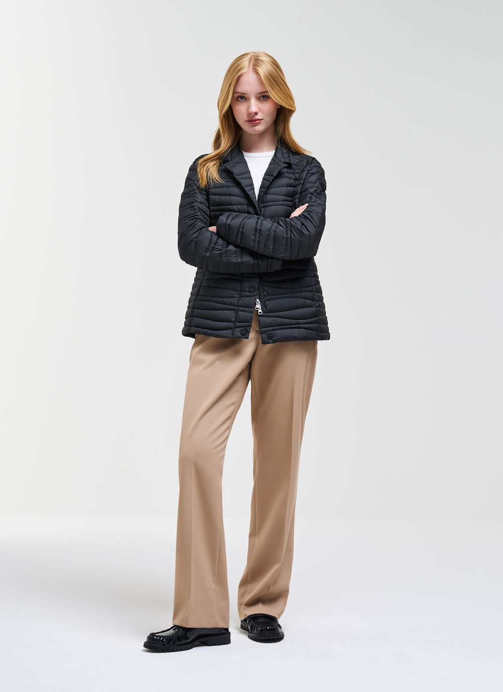 Down-padded blazer with wavy quilting image number 0