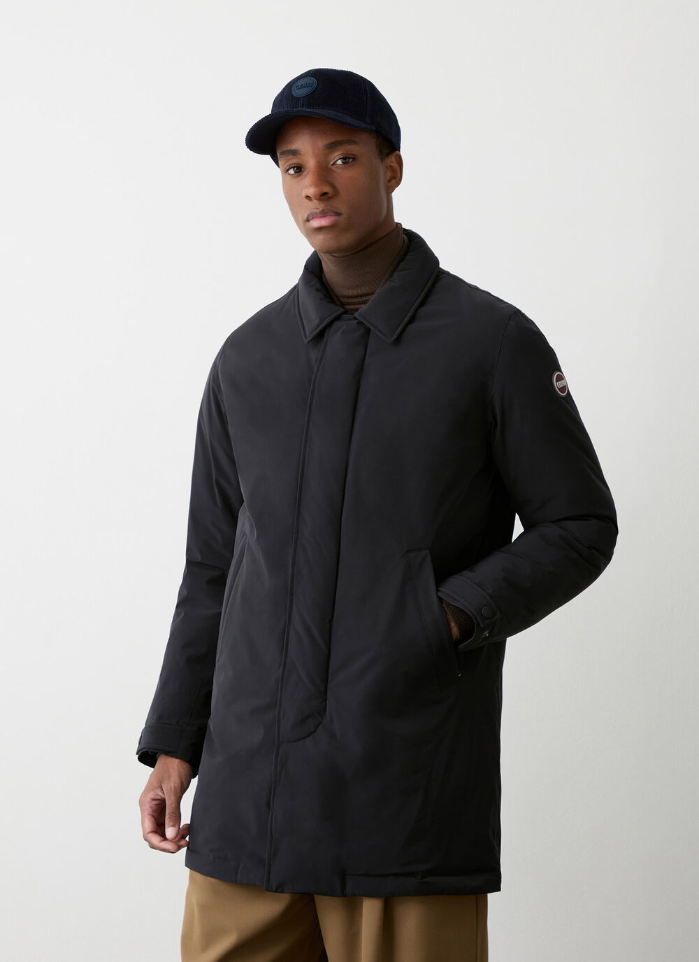 Waterproof coat with seamless interior image number 2