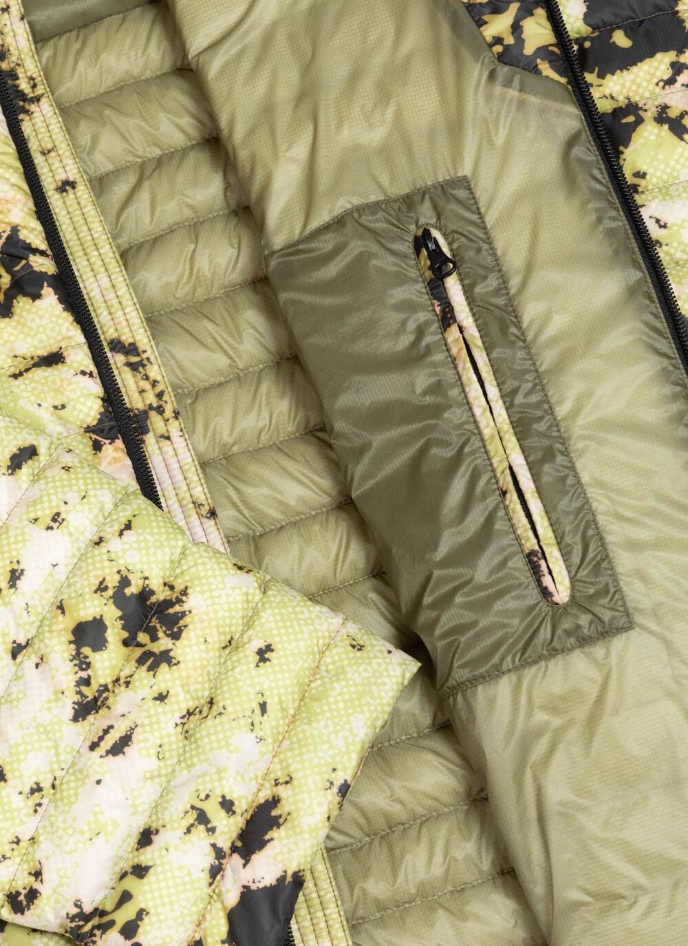 Pixelated camouflage down jacket image number 6