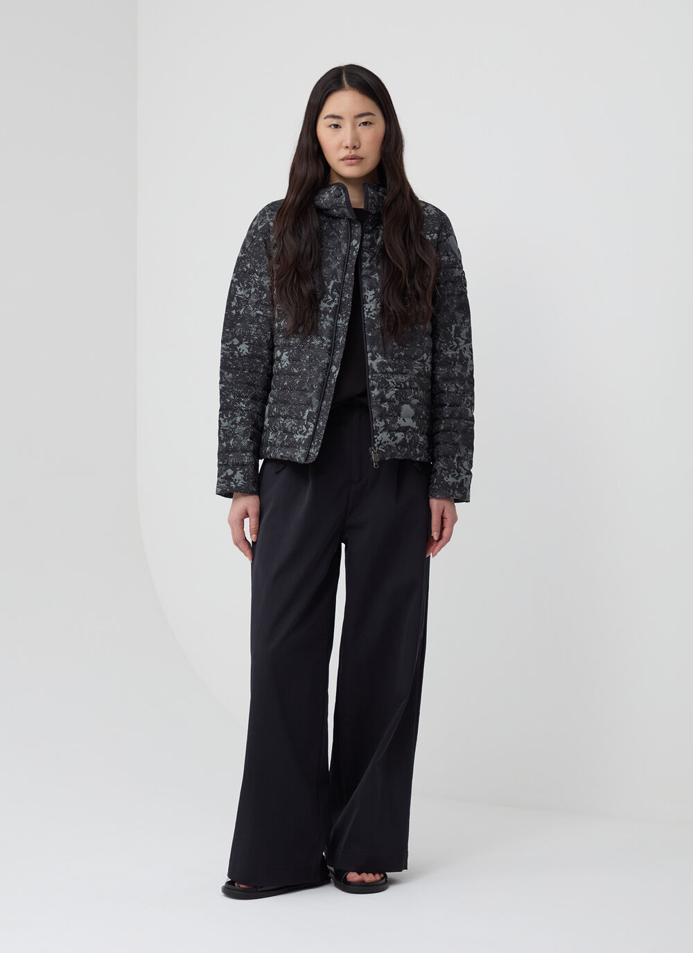 Daunenjacke in Pixel-Camouflage-Optik image number 0