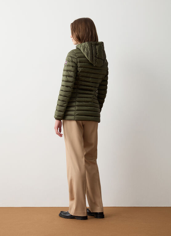 Taillierte Daunenjacke mit Kapuze