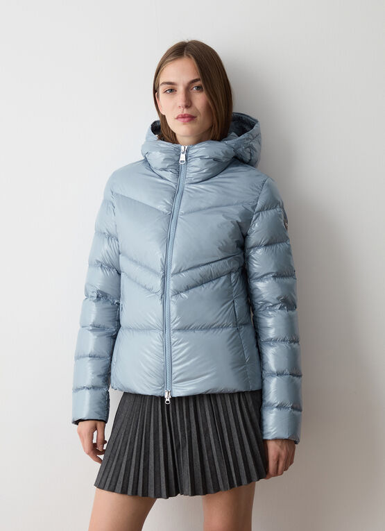 Superglänzende Daunenjacke mit Kapuze