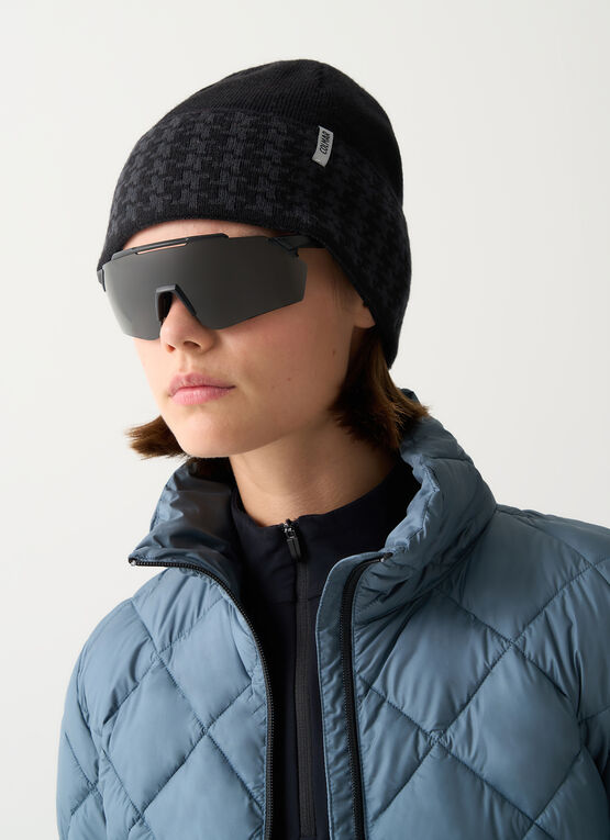 Women's houndstooth hat