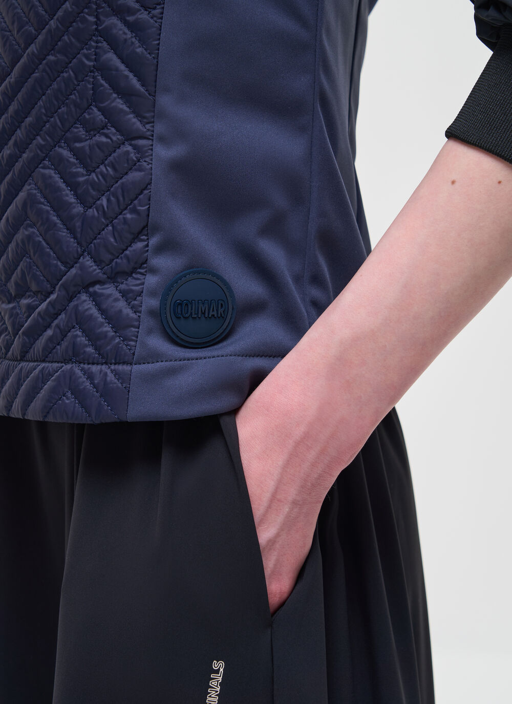 Gilet with geometric pattern image number 2