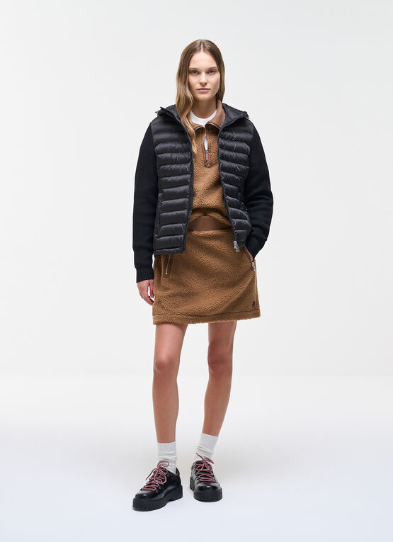 Chaqueta h&iacute;brida con capucha