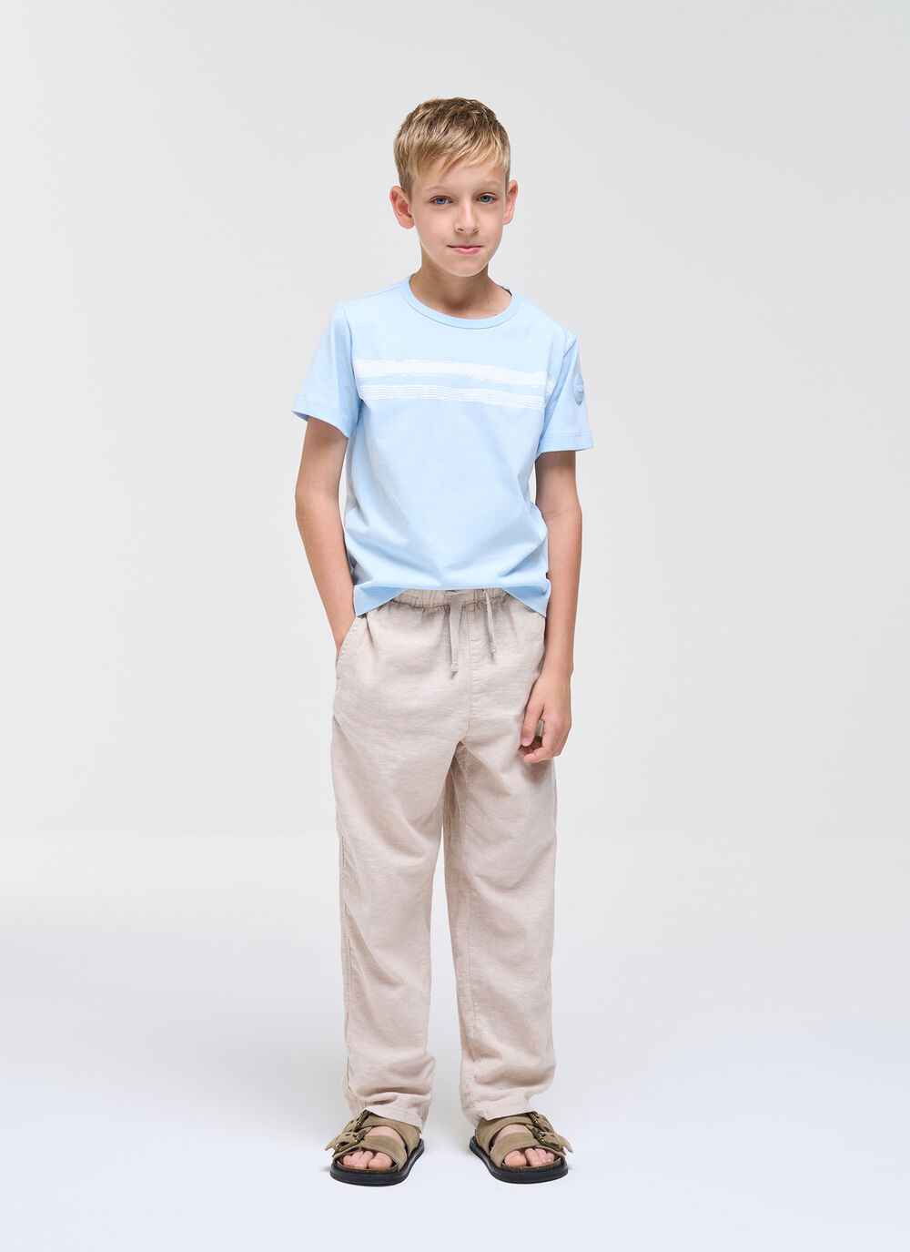 T-shirt with chest graphic image number 1